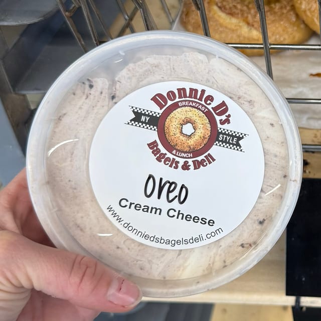Oreo Cream Cheese 2oz..