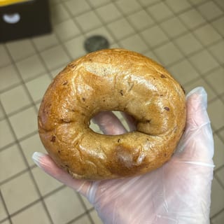 Cinnamon Raisin Bagel (Front)