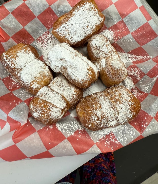 Beignets.